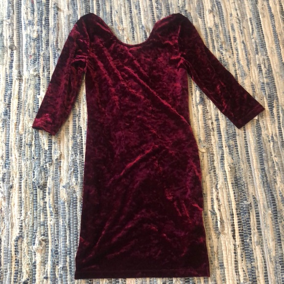 Forever 21 Dresses & Skirts - Beautiful red crushed velvet dress